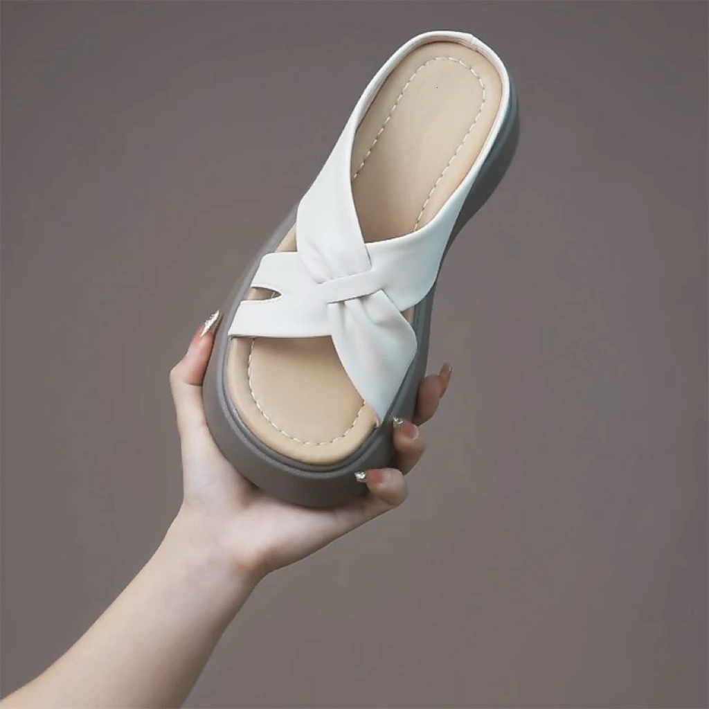 【品牌补贴】新人特价，品牌补贴凉拖女鞋A