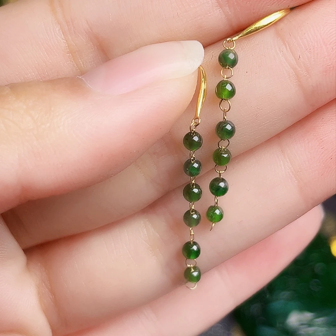 颈饰18K金镶嵌翡翠多样性