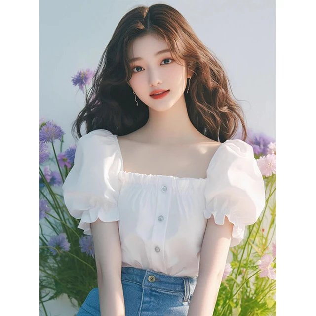 今年流行超火独特气质小衫法式洋气减龄白色方领泡泡袖衬衫女夏季