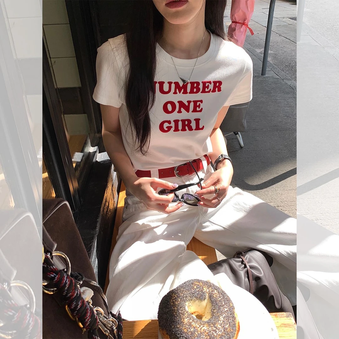 白色字母印花正肩休闲短袖t恤女夏季2025新款辣妹短款小个子上衣