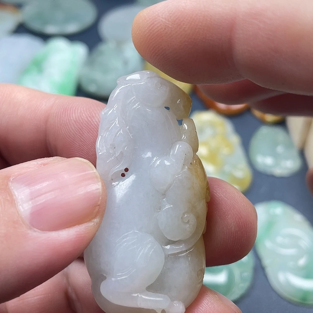 翡翠未镶嵌颈饰马