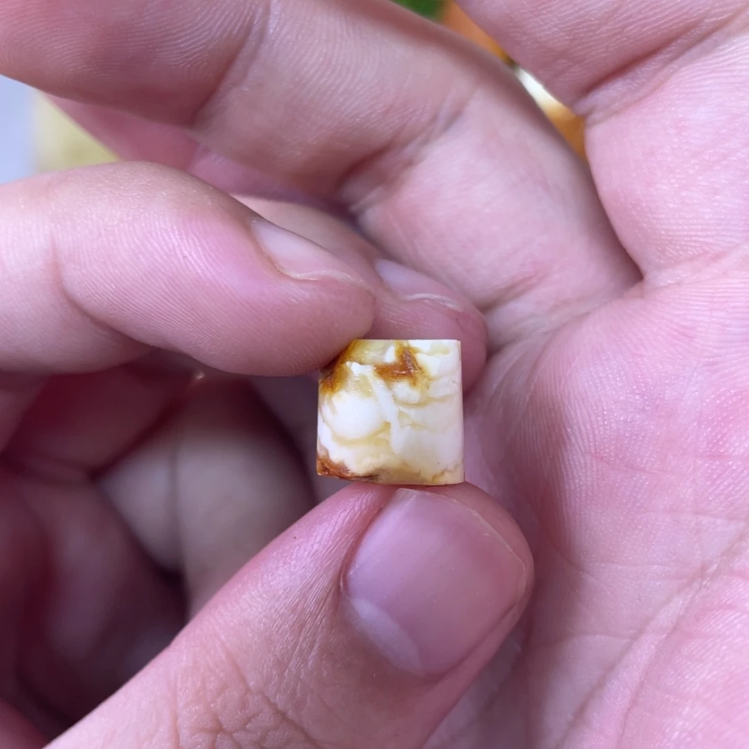 定制琥珀天然琥珀
