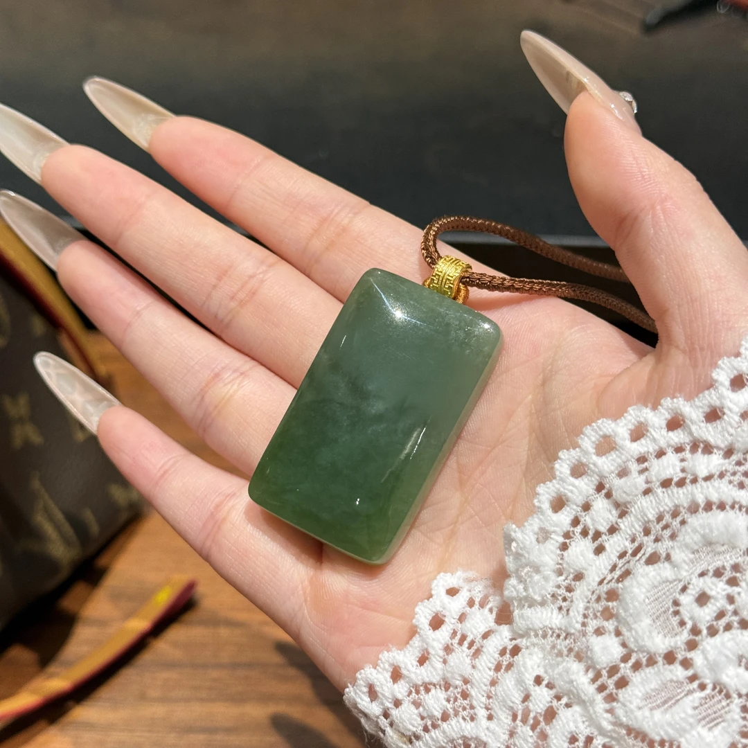 【凰一品】和田玉碧玉风景无事牌吊坠18k金