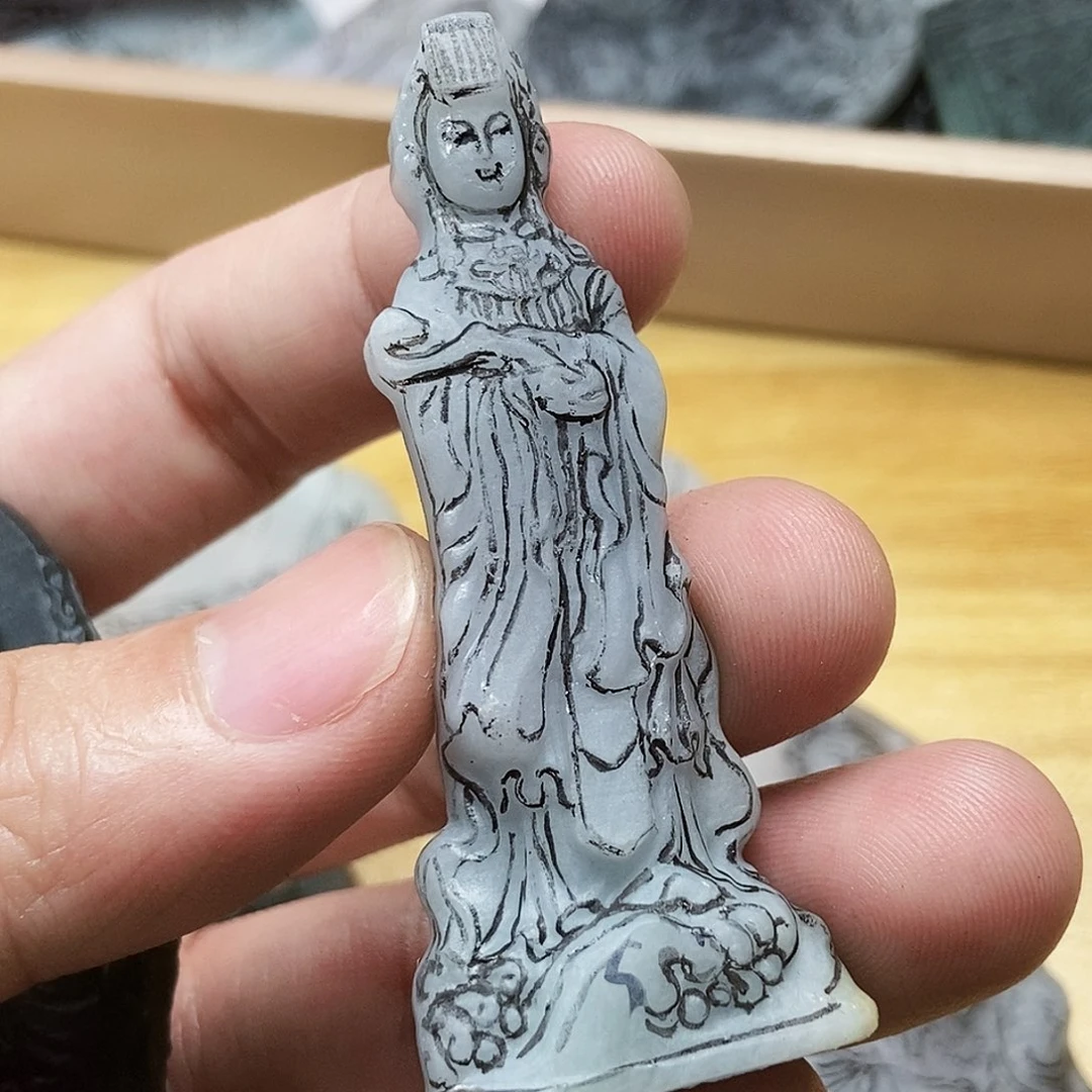 魏***年未镶嵌定制翡翠滨矿vv好吧