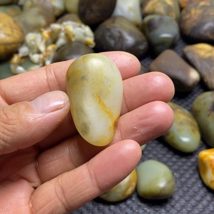 集***》未镶嵌和田玉（糖玉）珠宝奇石