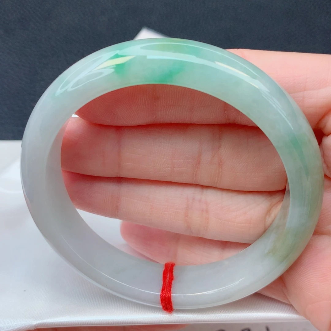 翡翠未镶嵌手镯58圈 细糯化飘阳绿花完整度高