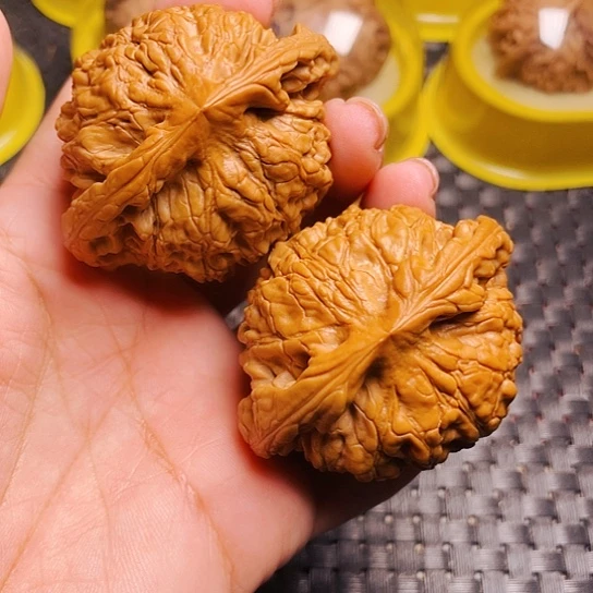 文玩核桃龙鼎帽一对