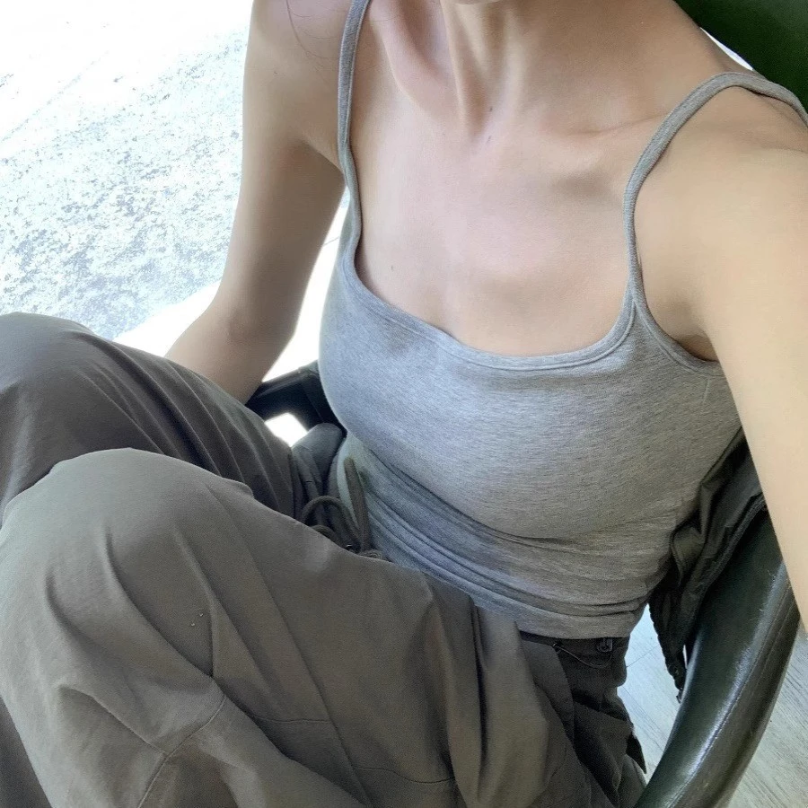 修身型INS风吊带遮副乳带胸垫方领背心小众纯色辣妹无袖显瘦通勤