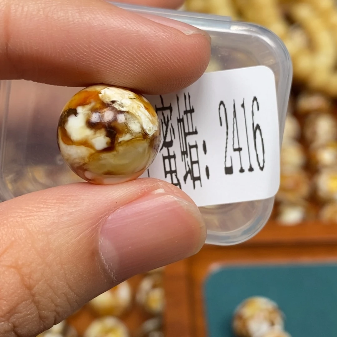 蜜蜡未镶嵌珠宝奇石2416