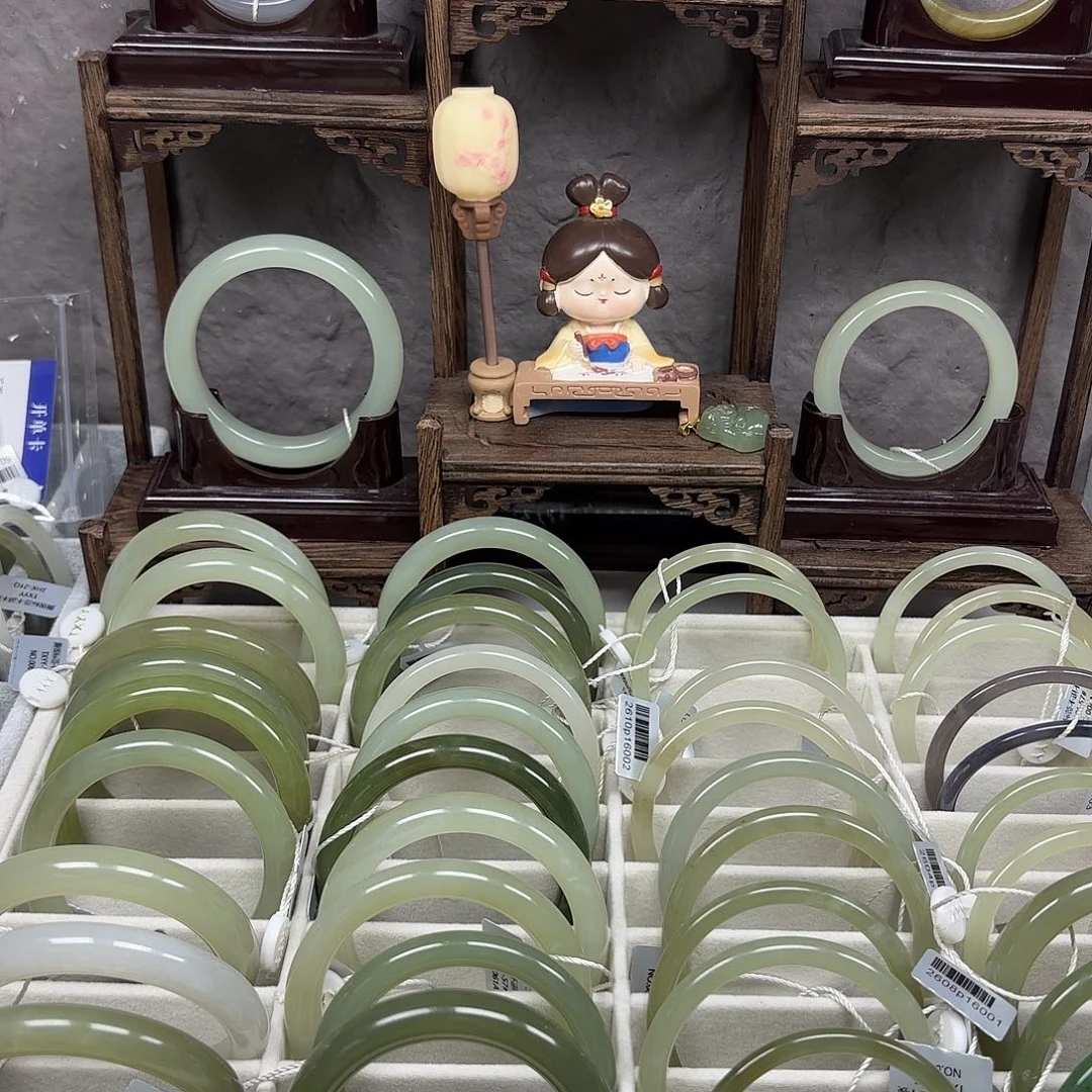 和田玉手镯未镶嵌小****r