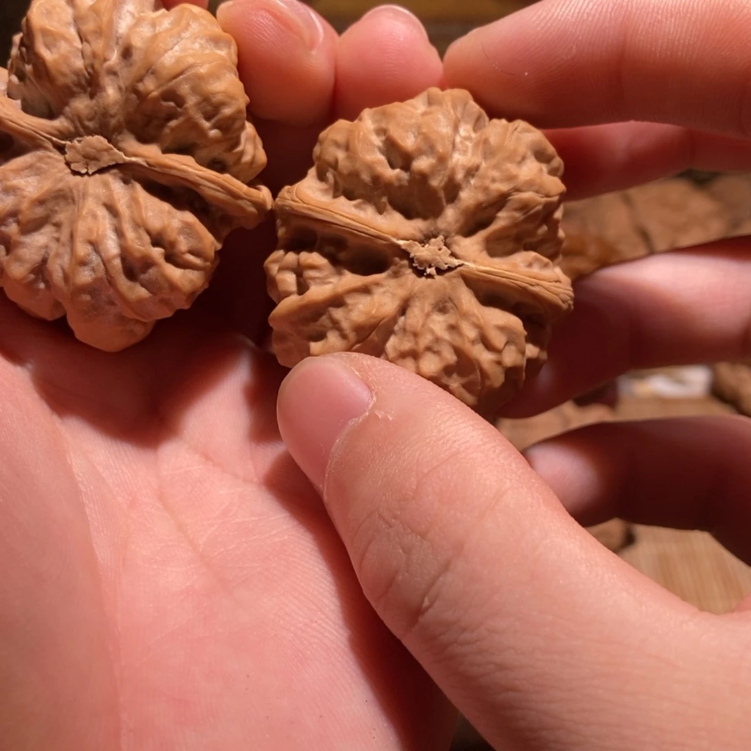 東***风吊坠文玩核桃蛤蟆头D01