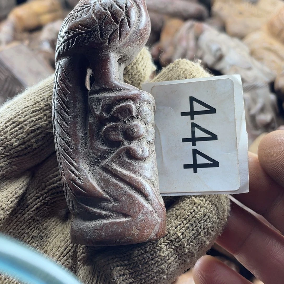 和田玉（糖玉）未镶嵌挂件