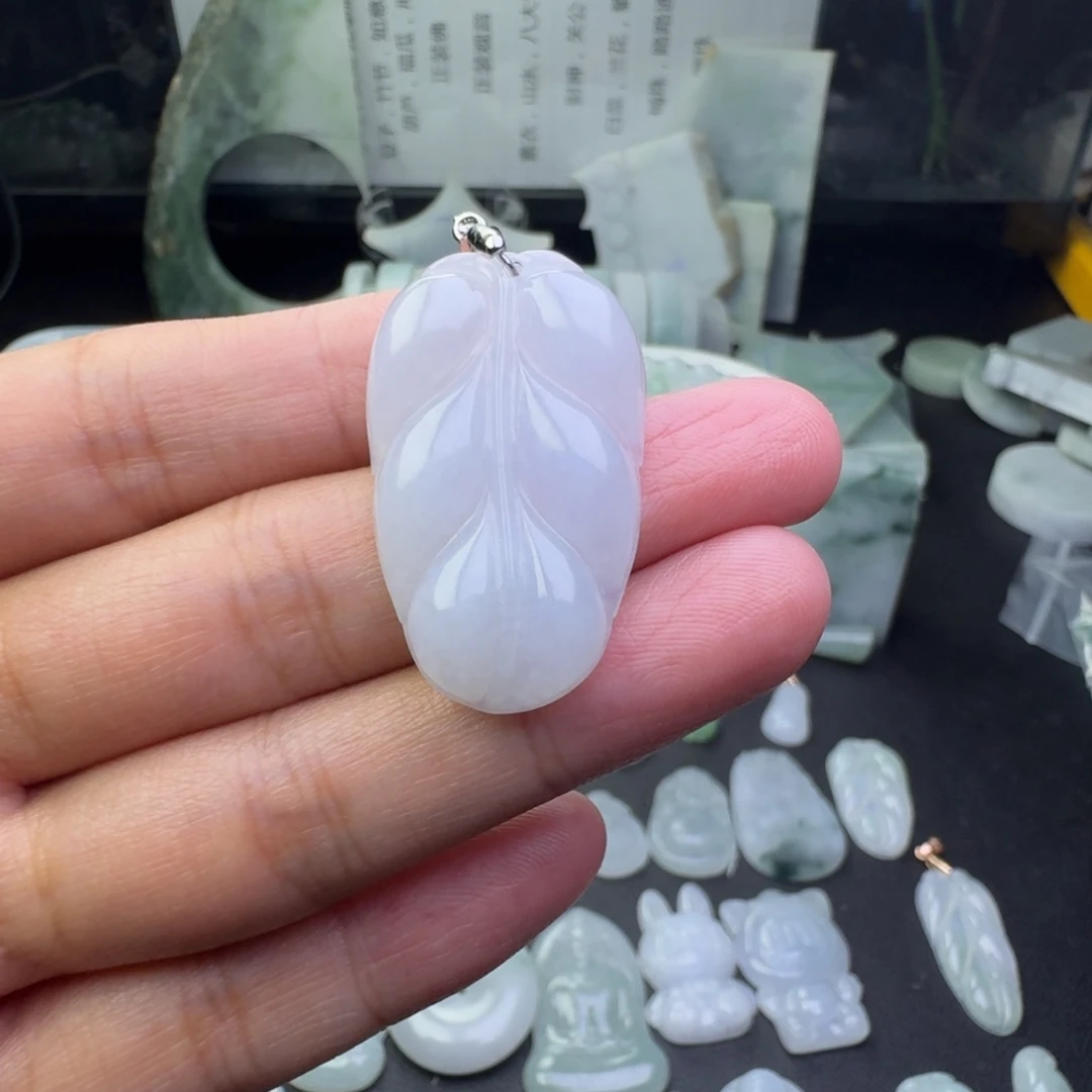 翡翠未镶嵌颈饰叶子