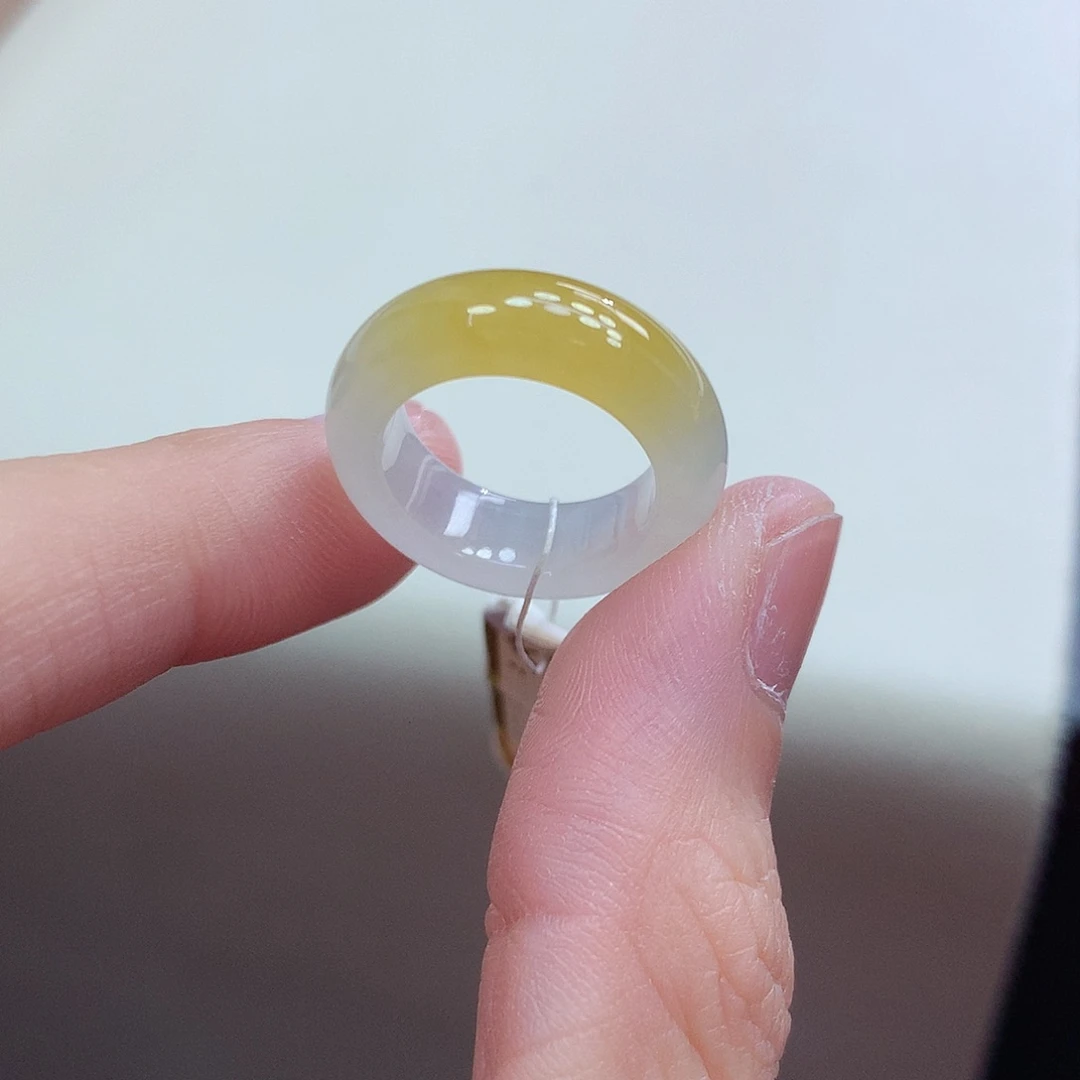 翡翠未镶嵌戒圈7号