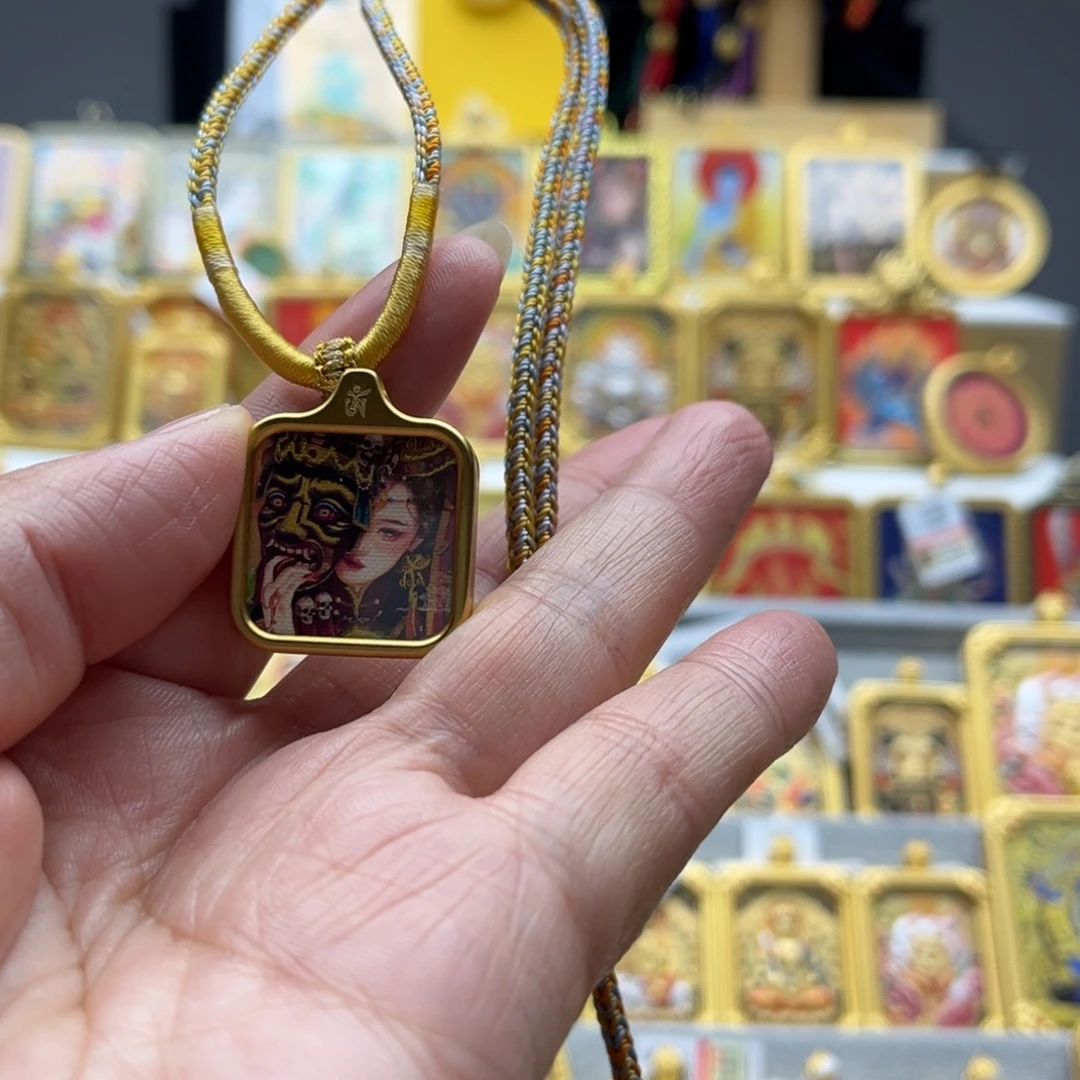 吊坠唐卡的一天又要来