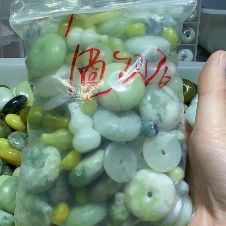 未镶嵌蛇纹石玉车挂金***西1