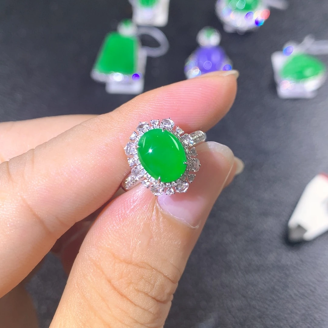 翡翠戒指18K金镶嵌翡翠