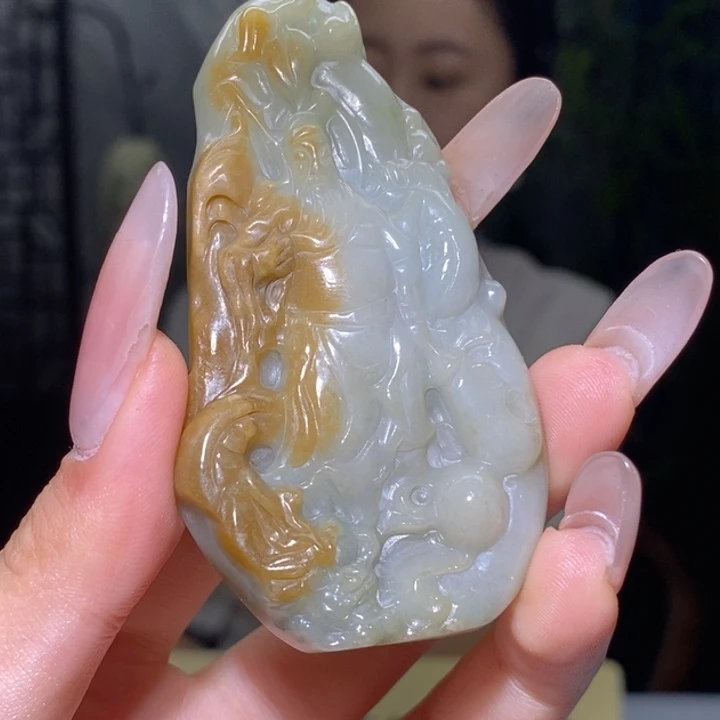 翡翠挂件未镶嵌翡翠