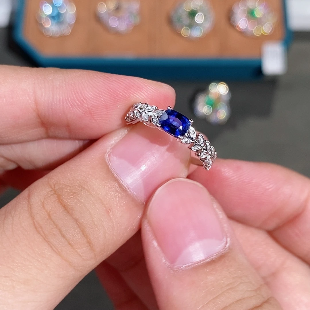 戒指蓝宝石18K金镶嵌0.58ct