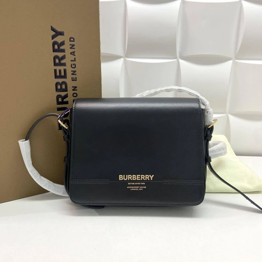 胖虎安安/博柏利/95新/公价0/箱包/斜挎包/312507030077