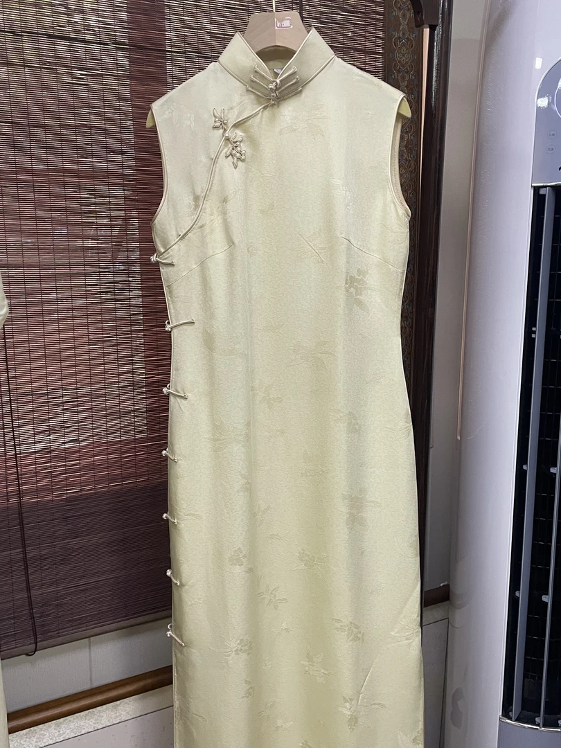 正娟织金无袖枇杷玉影旗袍