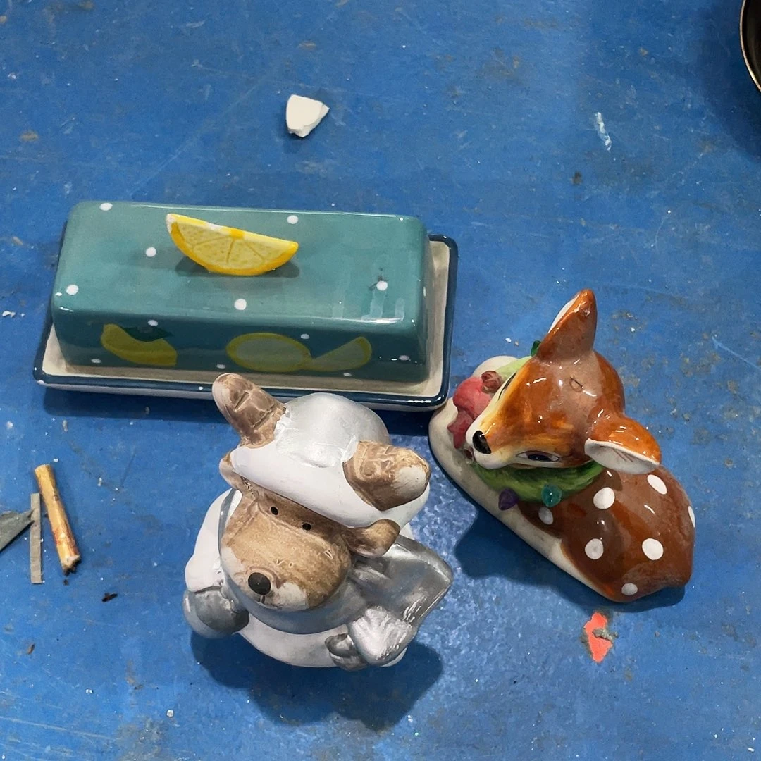 摆件劈* 磕碰。  封釉。