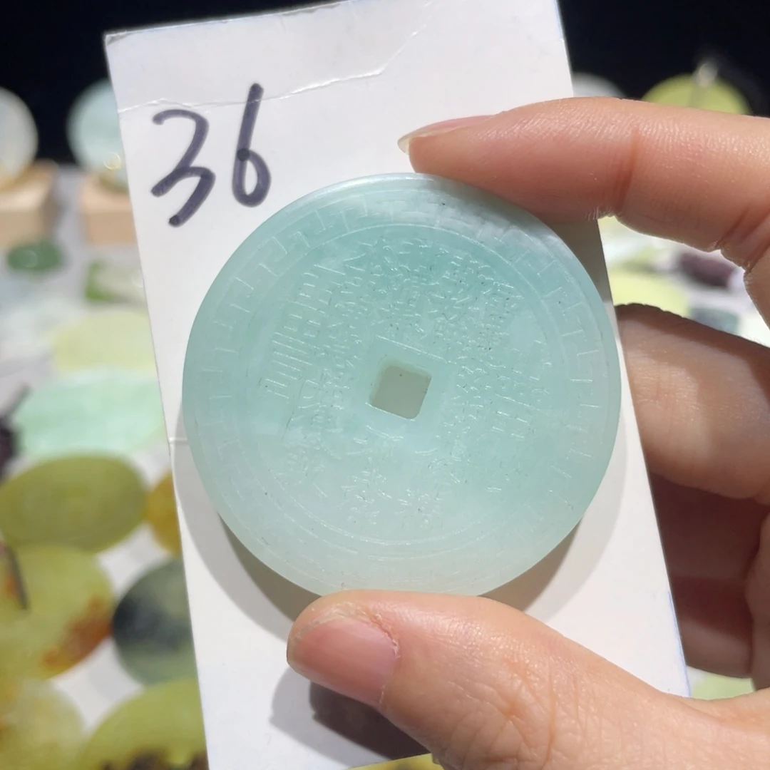 晓***岫玉未镶嵌颈饰颈饰