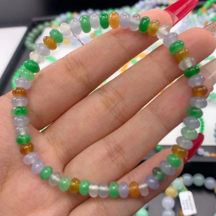 翡翠手镯未镶嵌翡翠