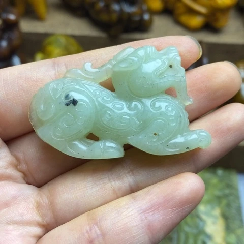 未镶嵌蛇纹石玉颈饰11