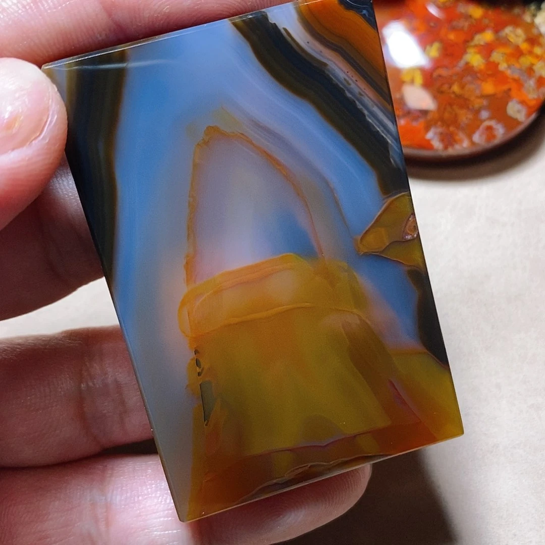 未镶嵌颈饰玛瑙/玉髓苏*