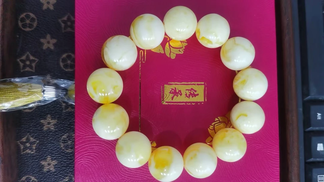 天然蜜蜡手串白花蜜