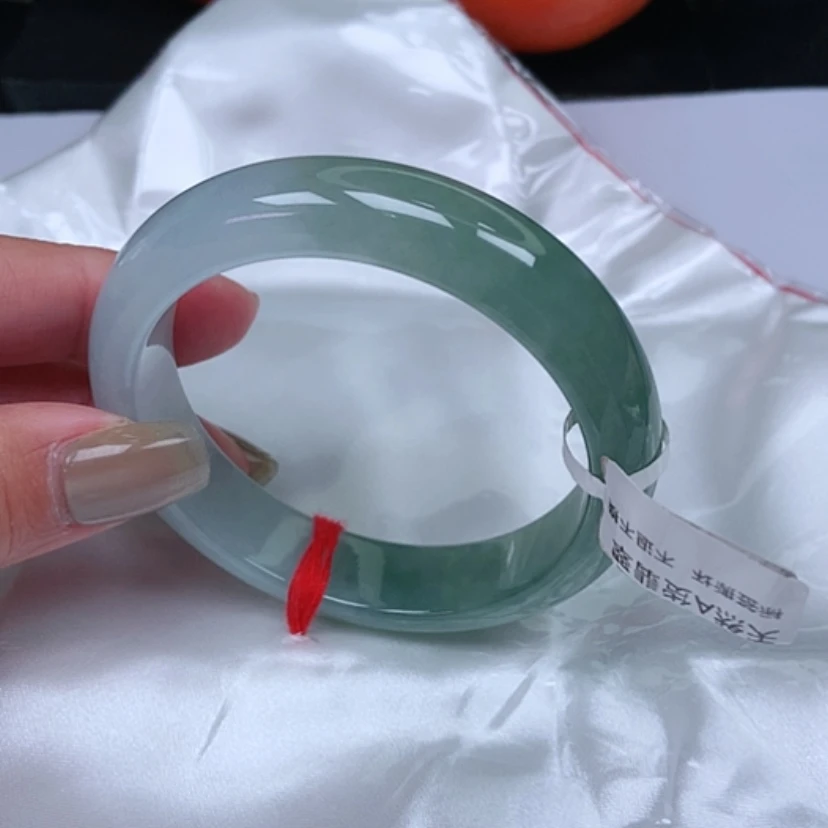 【闪购商品】翡翠手镯未镶嵌江*，