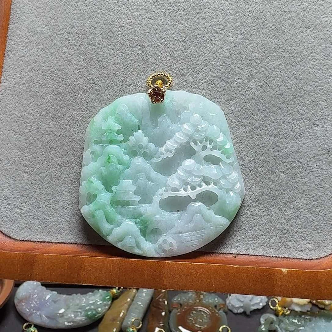 吊坠(赠链)未镶嵌翡翠