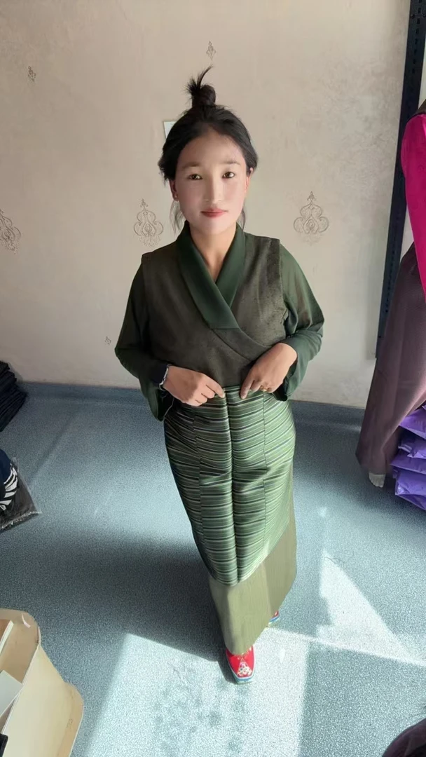 夏季女款贴钻藏装三件套