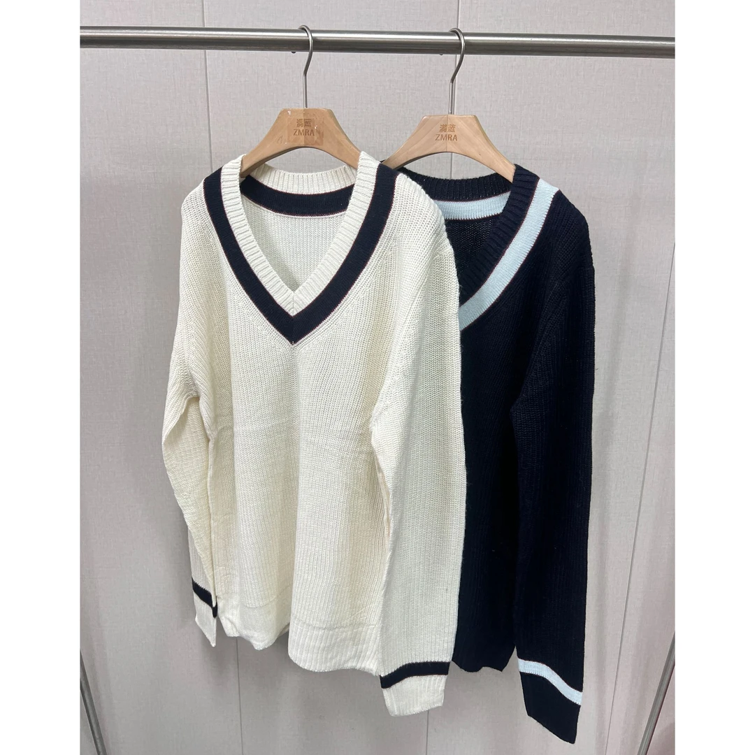ZM2352 秋冬新款宽松V领慵懒打底针织衫