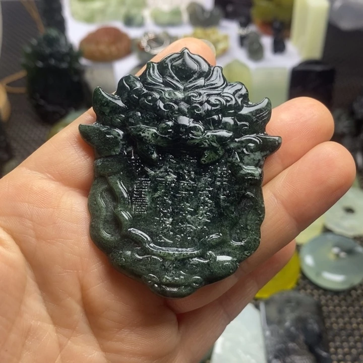 合金蛇纹石玉颈饰?****