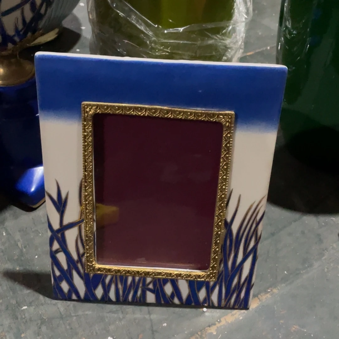 本*陶瓷花瓶，家居摆件。