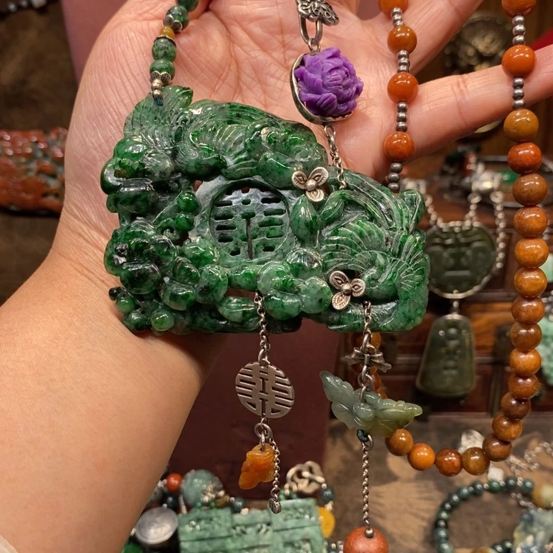 翡翠吊坠(赠链)未镶嵌