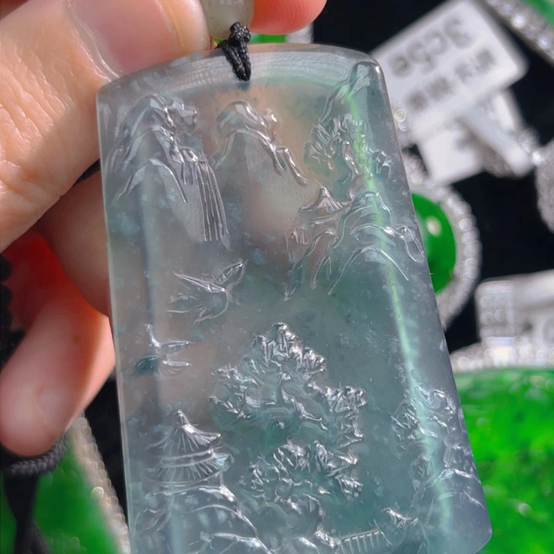 翡翠颈饰未镶嵌山水牌