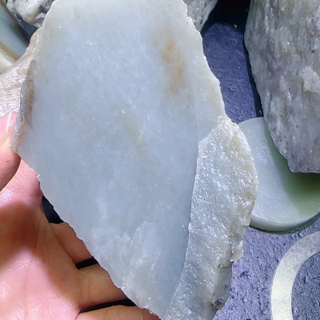 和田玉未镶嵌珠宝半成品