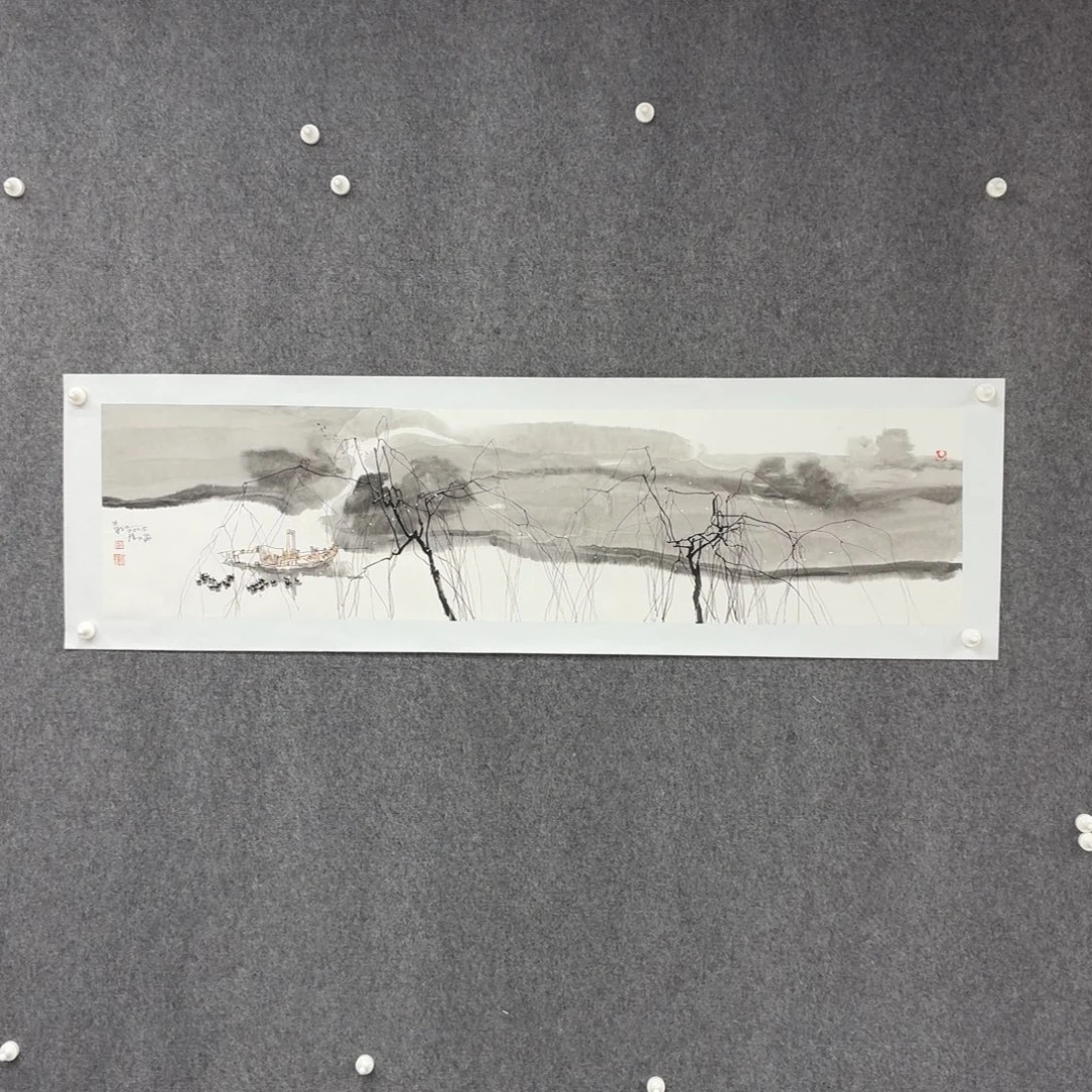 又***藏国画宣纸上写着一个小故事一