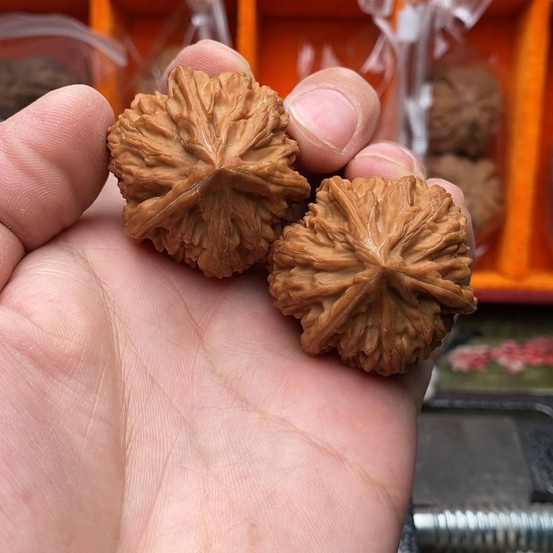 吊坠文玩核桃三棱