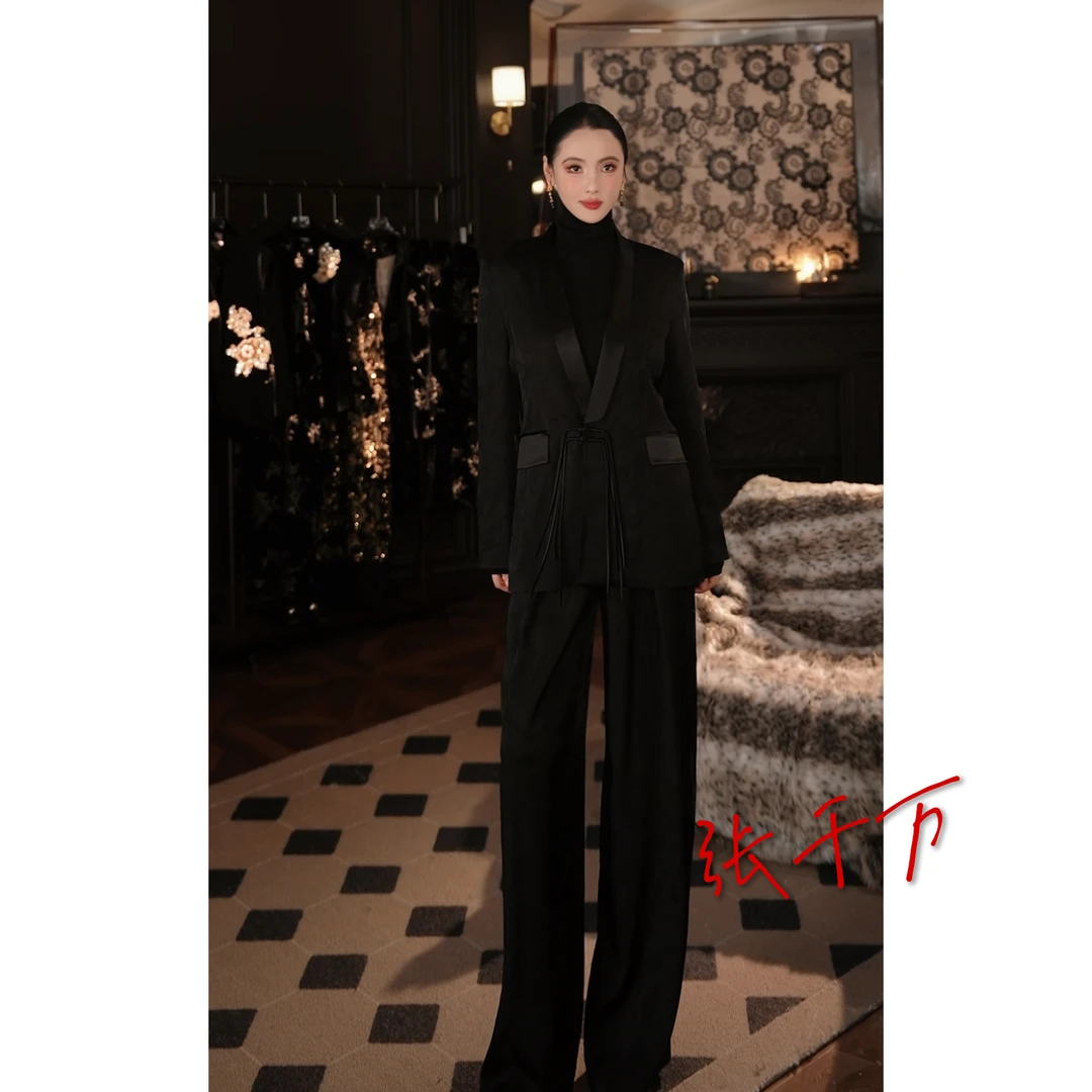 张千万✖️LA MAISON JADE 花影暗纹提花高腰直筒微阔裤