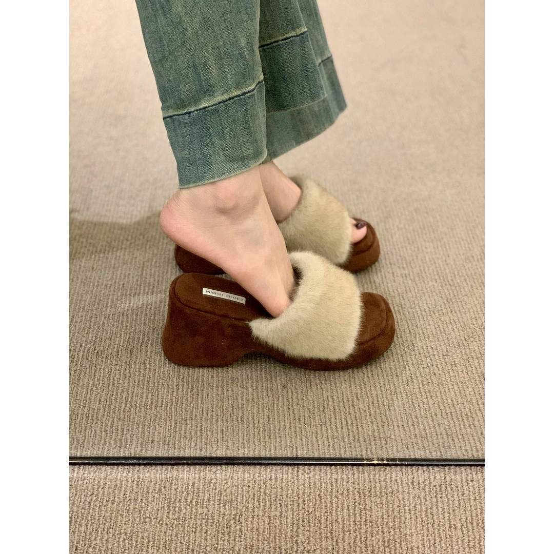 坡跟覆古法式百搭毛毛鞋女鞋子外穿2025年新款秋季高跟鞋毛绒拖鞋