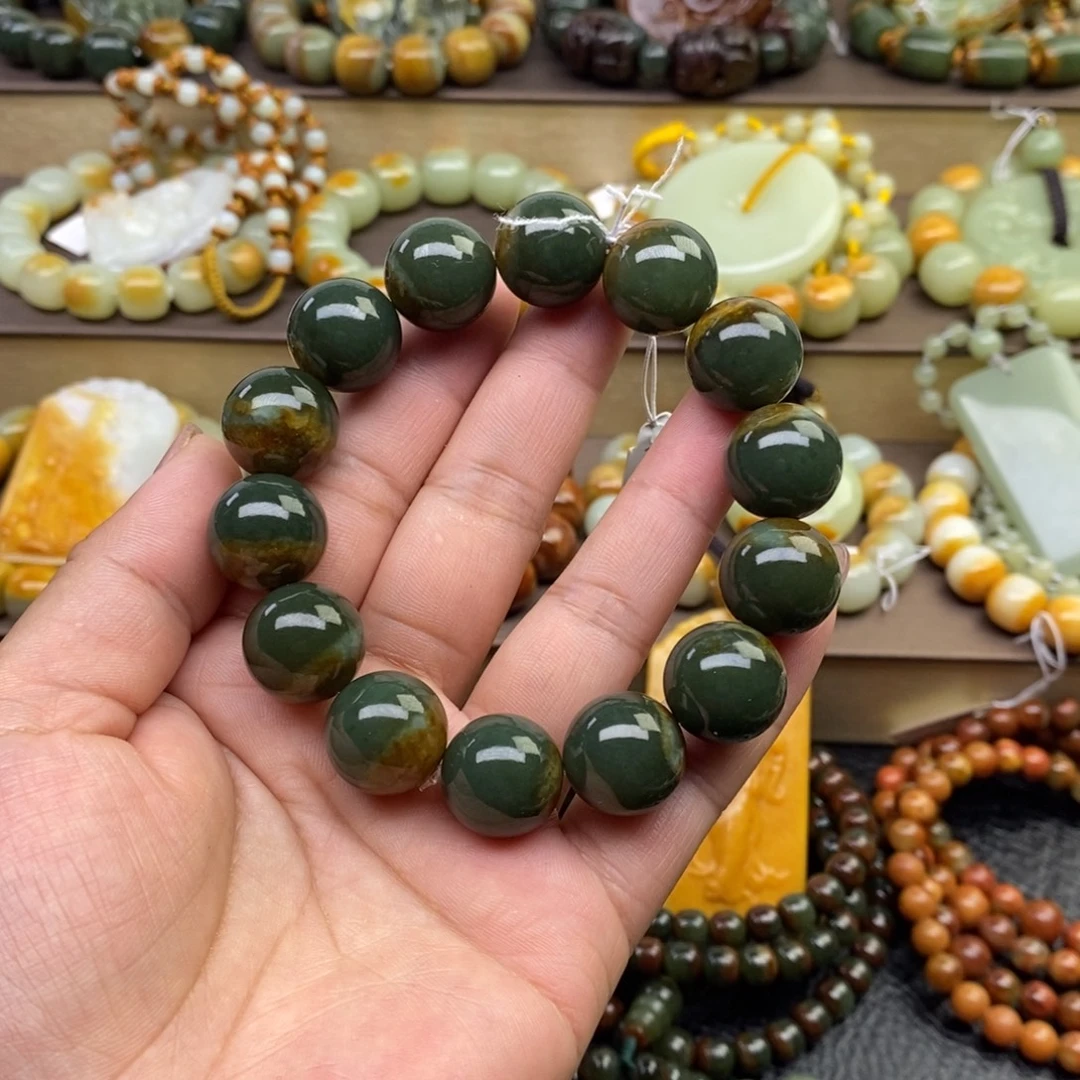 透闪石质玉未镶嵌手串