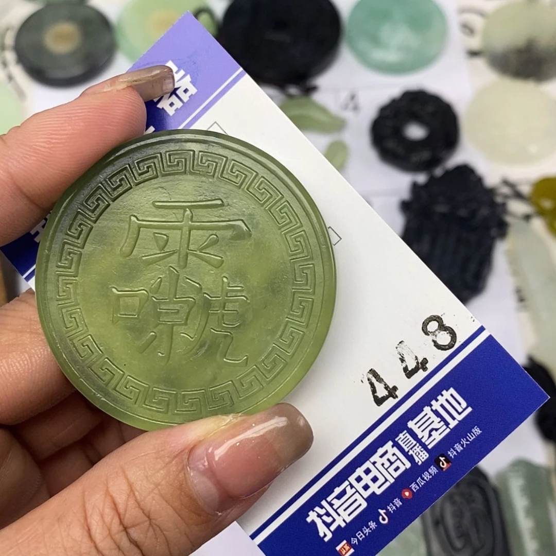 【闪购商品】岫玉颈饰未镶嵌公*忆挂件