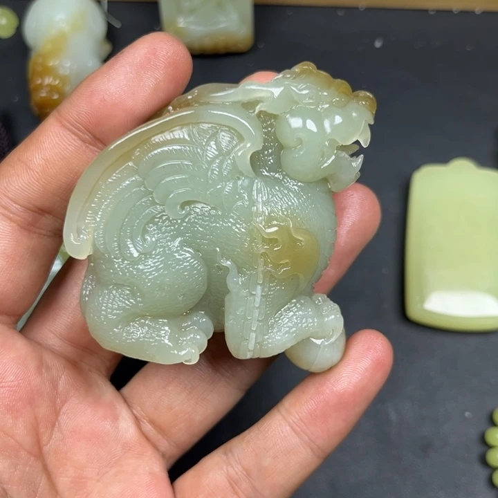 和田玉未镶嵌车挂