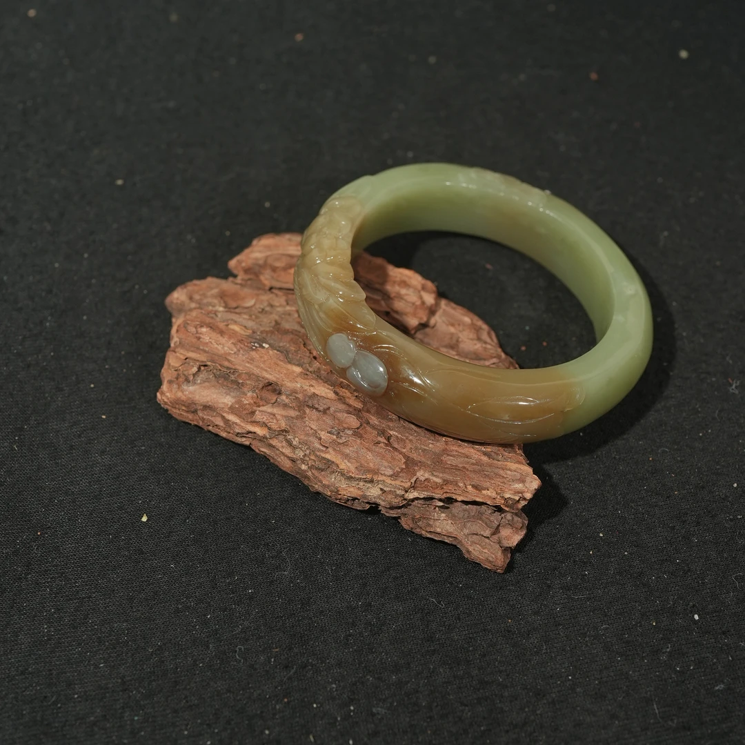 12.27香港王老板-和田玉手镯6z124