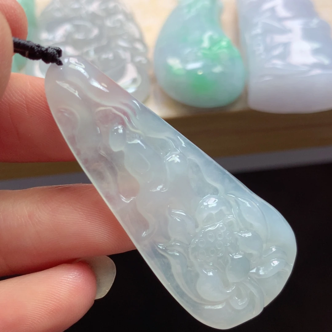 翡翠未镶嵌颈饰吊坠