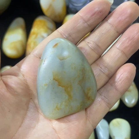 未镶嵌和田玉（糖玉）车挂